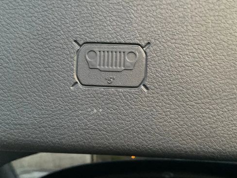 Used 2020 Jeep Compass Limited image 54