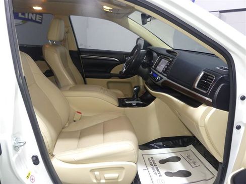 Used 2015 Toyota Highlander Limited Platinum image 22