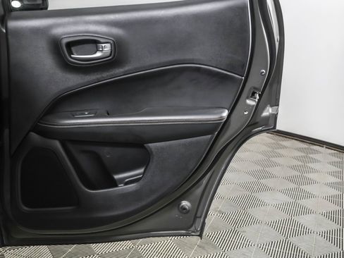 Used 2018 Jeep Compass Latitude w/ Popular Equipment Group image 42