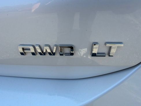 Used 2023 Chevrolet Equinox LT AWD/4WD image 8