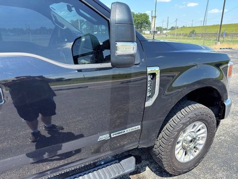 Used 2021 Ford F250 XLT w/ FX4 Off-Road Package AWD/4WD image 11