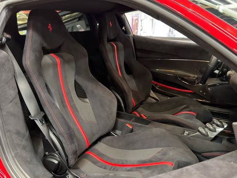Used 2020 Ferrari 488 Pista Coupe RWD image 32