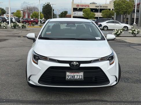 Used 2025 Toyota Corolla LE image 2