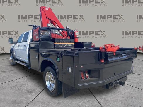 Used 2024 RAM 5500 Tradesman w/ Chrome Appearance Group AWD/4WD image 3