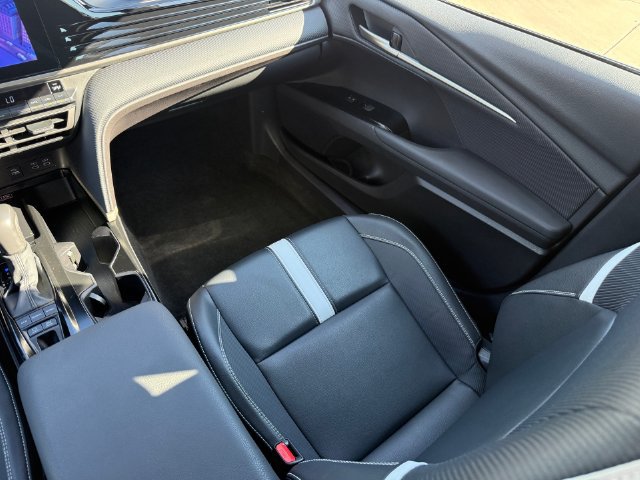 Used 2025 Toyota Camry SE FWD image 24