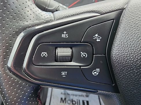 Used 2024 Chevrolet Trax RS w/ Sunroof Package FWD image 24