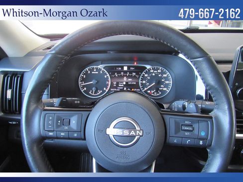 Used 2023 Nissan Pathfinder SL image 32