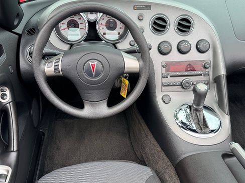 Used 2008 Pontiac Solstice Convertible w/ Preferred Package RWD image 15