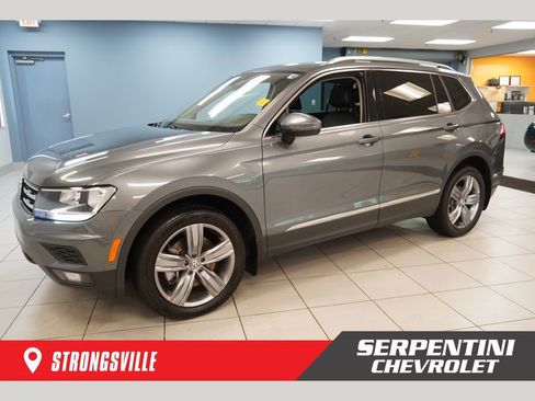 Used 2021 Volkswagen Tiguan SEL w/ 3rd Row Seat Package AWD/4WD image 1