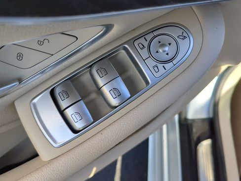 Used 2018 Mercedes-Benz C 300 C 300 image 19