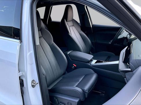 Certified 2025 Audi Q5 Premium Plus w/ Premium Plus AWD/4WD image 9