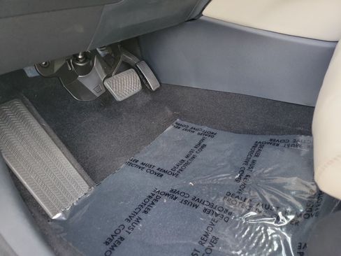 Used 2023 Honda HR-V EX-L image 16