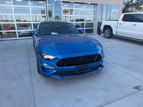 Used 2019 Ford Mustang GT w/ Black Accent Package RWD image 3