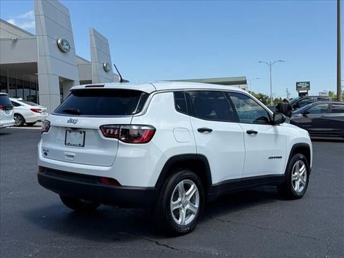 Used 2023 Jeep Compass Sport AWD/4WD image 4