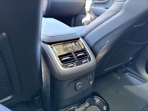 New 2026 Volvo XC90 T8 Ultra w/ Protection Package AWD/4WD image 16