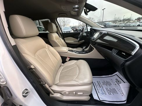 Used 2020 Buick Envision Essence image 24