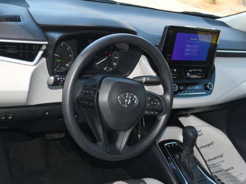 Used 2023 Toyota Corolla LE image 8