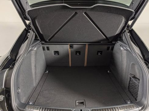 New 2026 Porsche Macan image 17