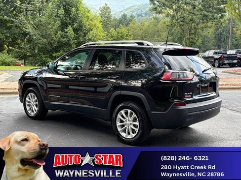 Used 2021 Jeep Cherokee Latitude w/ Mopar Interior Package AWD/4WD image 5