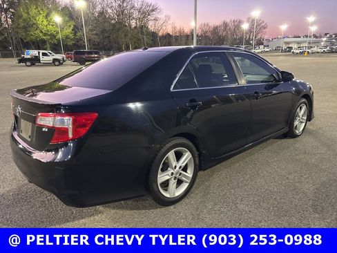 Used 2014 Toyota Camry L image 7