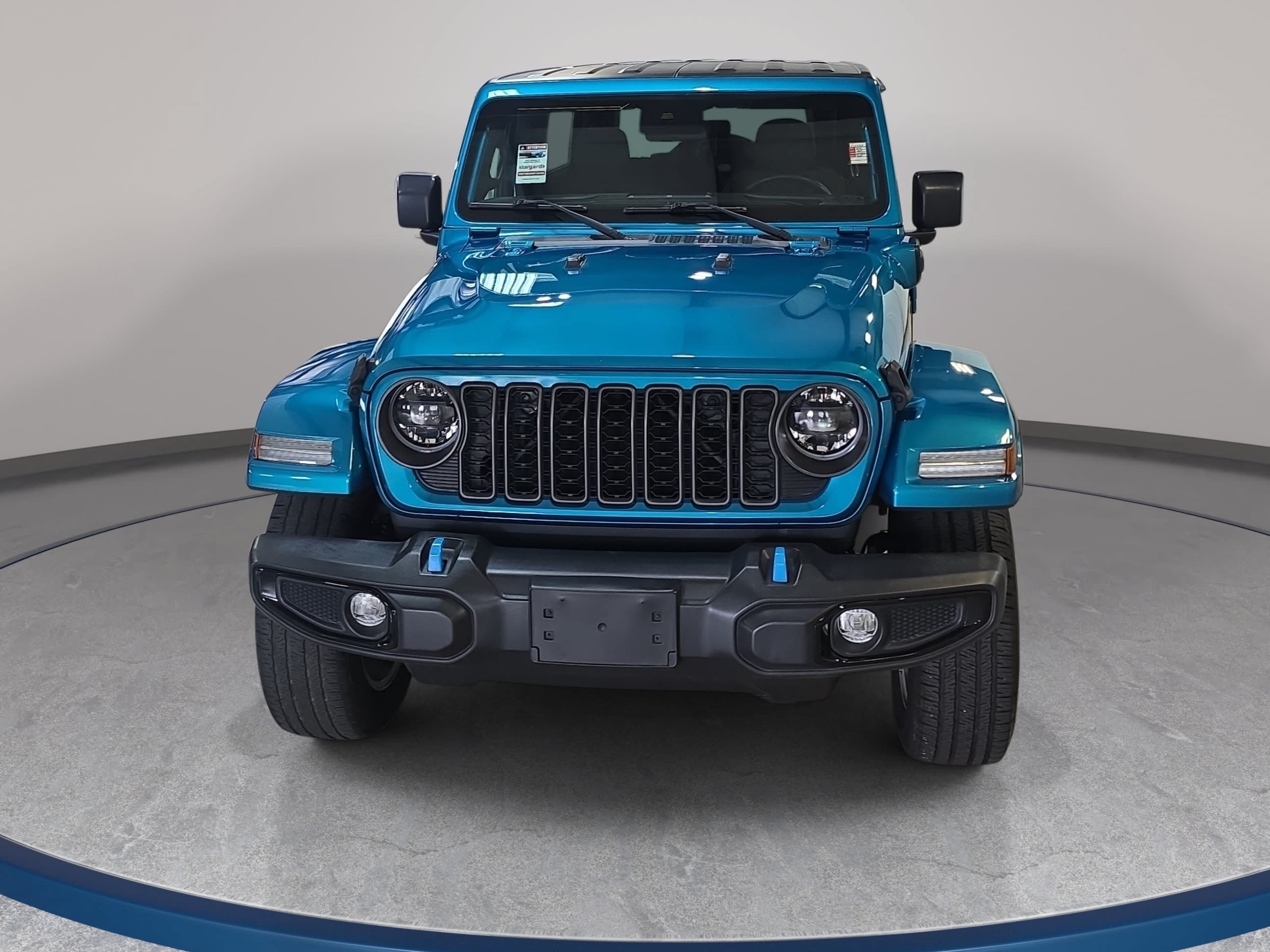 Used 2024 Jeep Wrangler Unlimited w/ Convenience Group AWD/4WD image 3