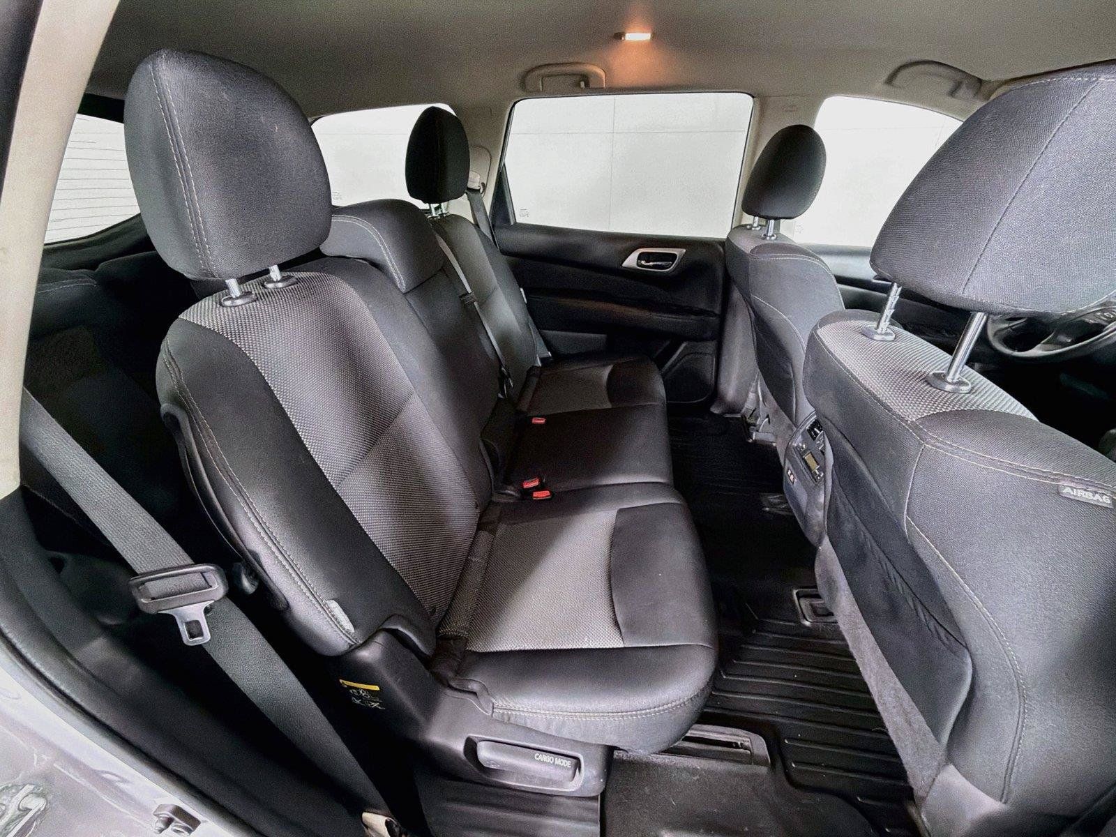 Used 2019 Nissan Pathfinder SV AWD/4WD image 28
