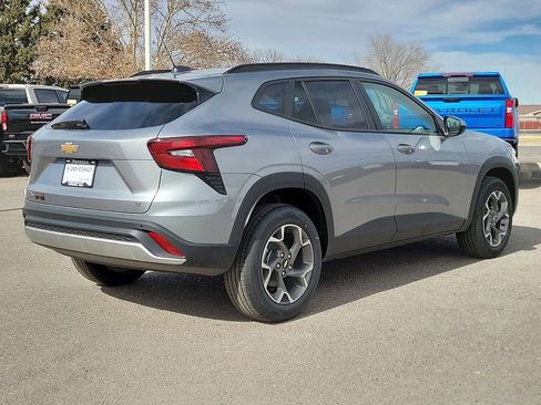 New 2026 Chevrolet Trax LT w/ Driver Confidence Package image 11