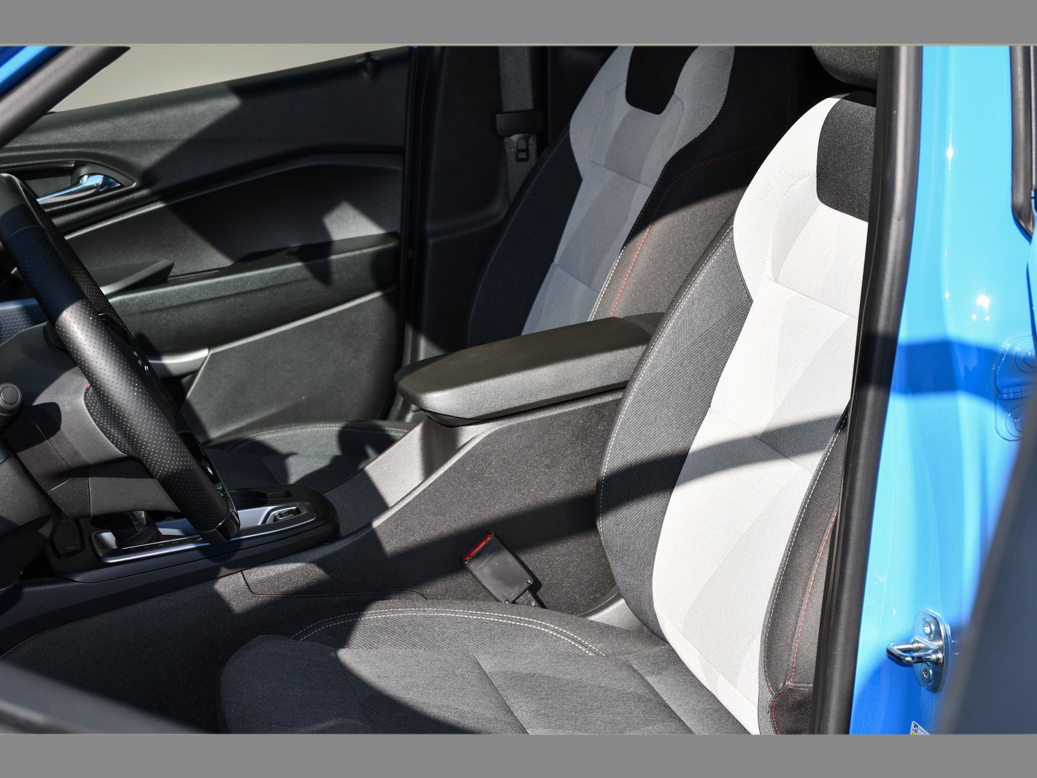 Used 2024 Chevrolet Trax RS w/ Driver Confidence Package FWD image 14