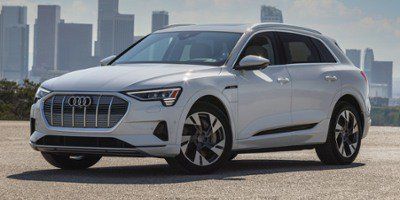 Used 2023 Audi e-tron Premium Plus w/ Premium Plus Package AWD/4WD image 1