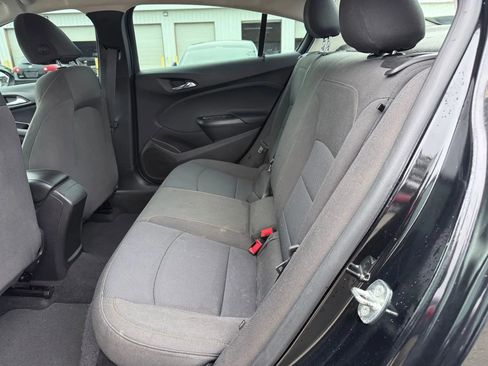 Used 2018 Chevrolet Cruze LS image 21