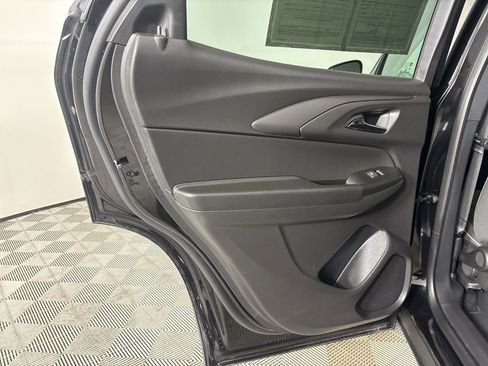 Used 2025 Chevrolet TrailBlazer LT AWD/4WD image 19