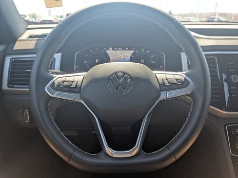 Used 2023 Volkswagen Atlas Cross Sport SEL AWD/4WD image 16