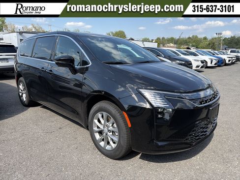 New 2027 Chrysler Pacifica Select w/ Family Tech Group AWD/4WD image 1