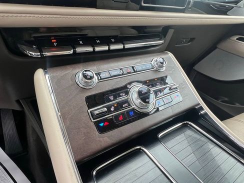 Used 2023 Lincoln Aviator Reserve w/ Equipment Group 201A image 26