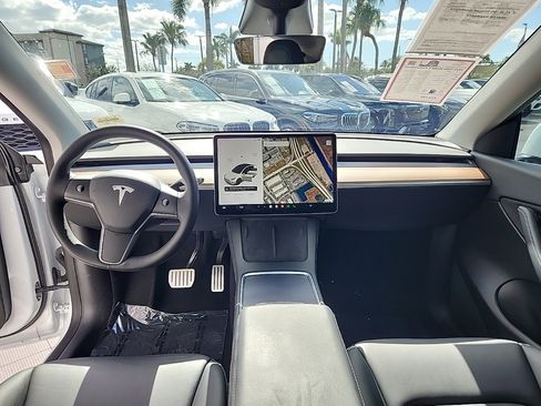 Used 2021 Tesla Model Y Performance image 26