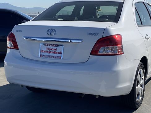 Used 2008 Toyota Yaris Base image 4