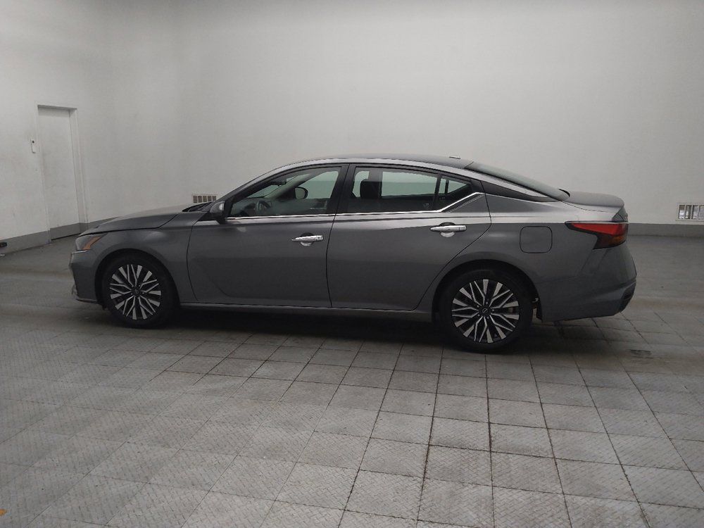 Used 2023 Nissan Altima 2.5 SV FWD image 3