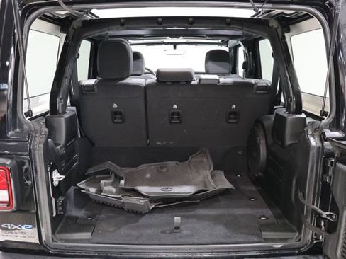 Used 2023 Jeep Wrangler Unlimited w/ Sun & Screen Package AWD/4WD image 37