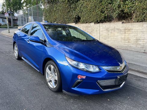 Used 2018 Chevrolet Volt LT image 10