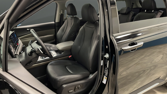 Used 2025 Kia Carnival SX FWD image 9
