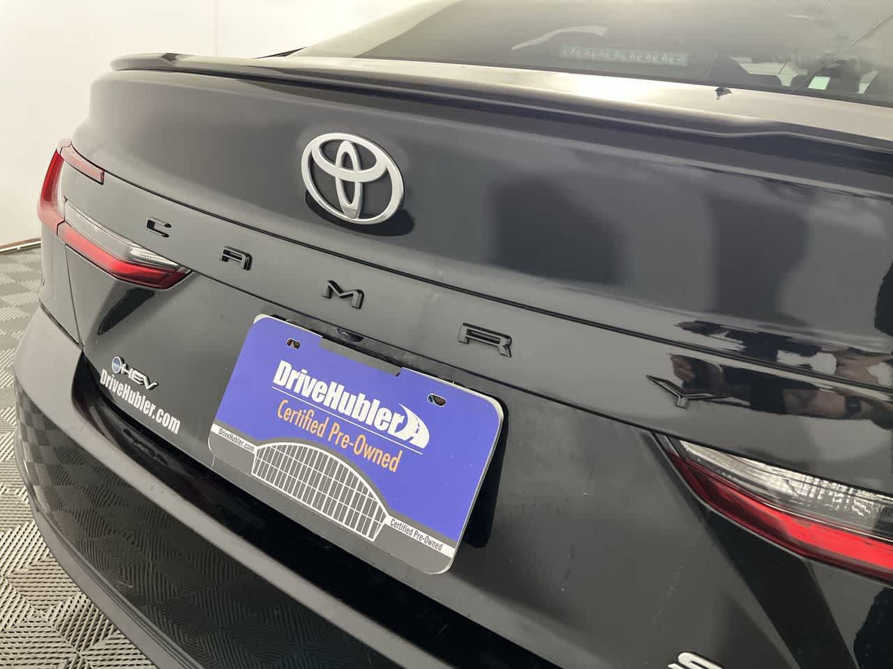 Used 2025 Toyota Camry SE FWD image 11