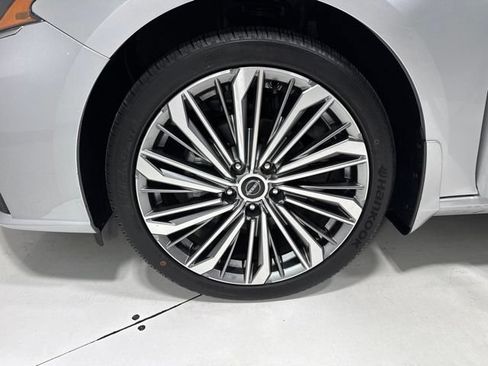 Used 2023 Nissan Altima 2.5 SL AWD/4WD image 10