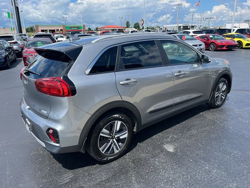 Used 2022 Kia Niro EX Premium FWD image 9