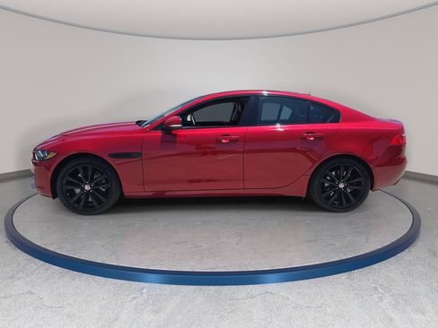 Used 2017 Jaguar XE Prestige AWD/4WD image 9