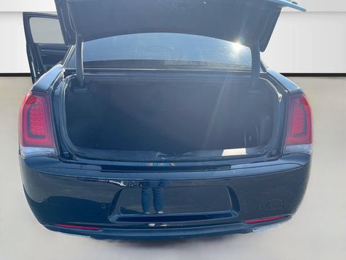 Used 2023 Chrysler 300 S w/ Comfort Group RWD image 26