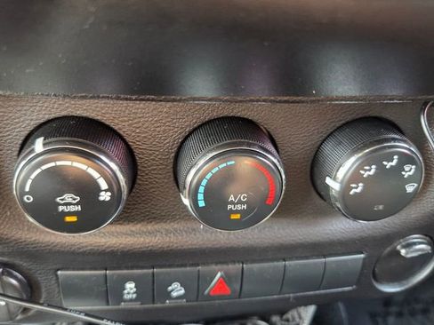 Used 2012 Jeep Wrangler Sport AWD/4WD image 27