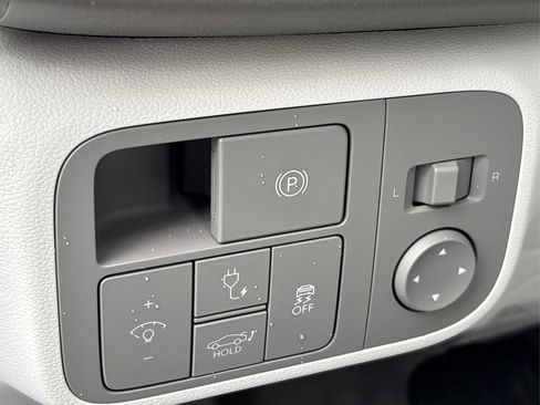 New 2025 Hyundai Ioniq 6 SEL image 30