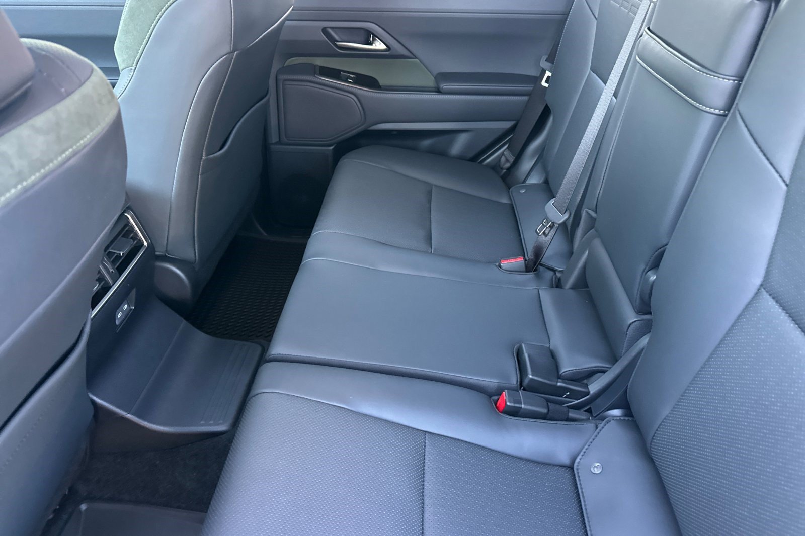 New 2026 Lexus GX 550 AWD/4WD image 23
