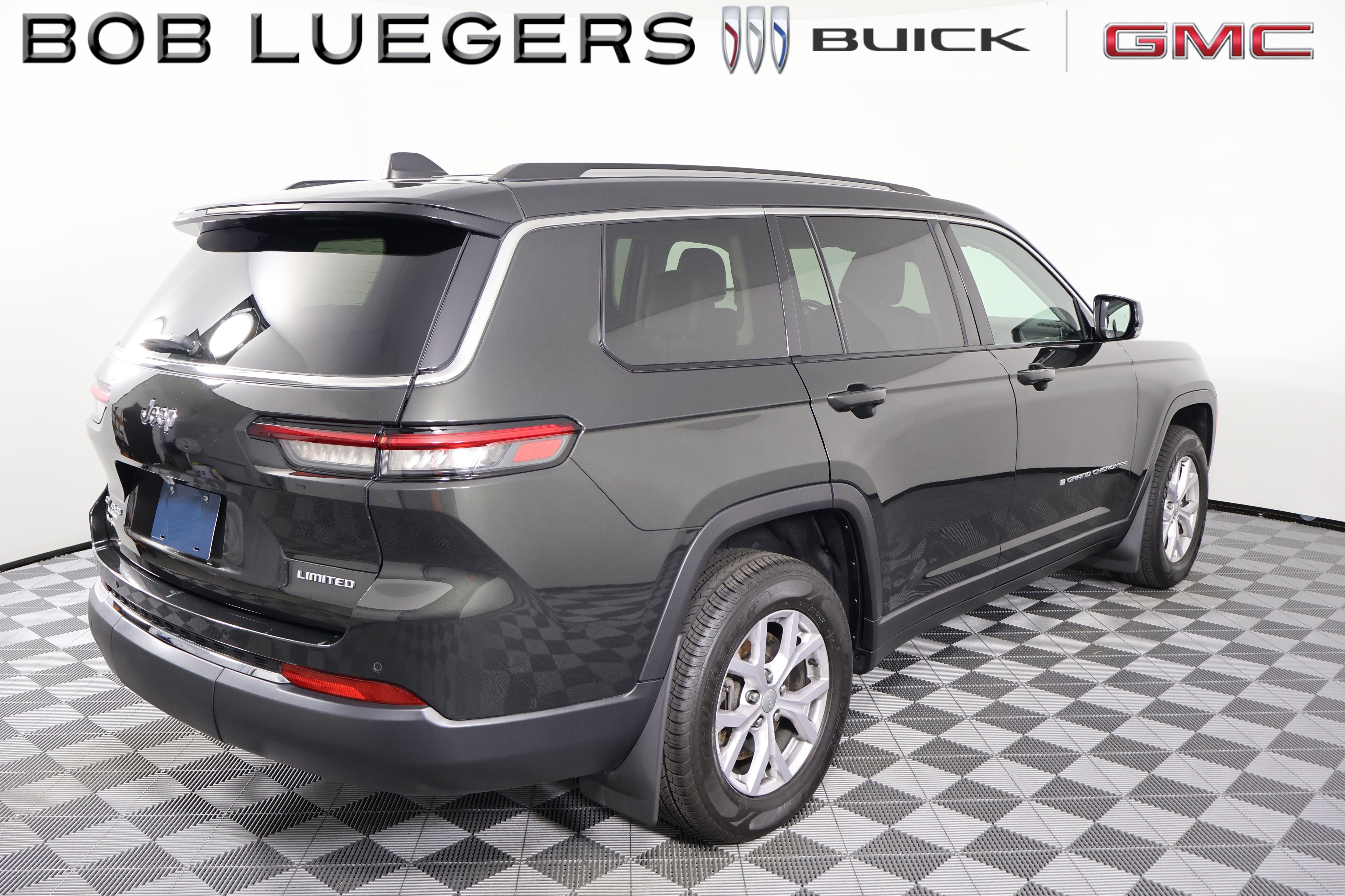 Used 2022 Jeep Grand Cherokee L Limited AWD/4WD image 6