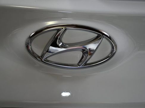 Used 2023 Hyundai Kona Limited w/ Cargo Package FWD image 11